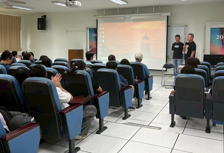 114.10.31 人文季講座 紀錄片《神人之家》-盧盈良導演圖片